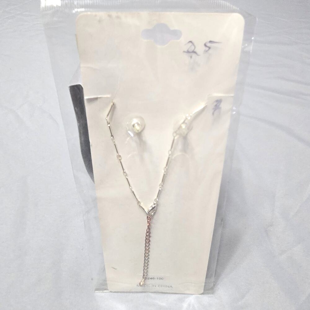 Charlestone Silver Pearl & Crystal Floral Vine Jewelry Set - Picture 3 of 3